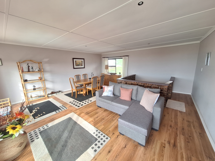 3 Bedroom Property for Sale in Wavecrest Eastern Cape